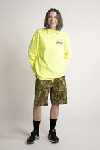 Carica l'immagine nel visualizzatore di Gallery, Aries Crinkle Print Walking Short