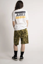 Carica l'immagine nel visualizzatore di Gallery, Aries Crinkle Print Walking Short