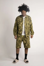 Carica l'immagine nel visualizzatore di Gallery, Aries Crinkle Print Walking Short