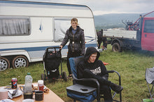 Carica l'immagine nel visualizzatore di Gallery, Frederik Rüegger I Am a Stranger in This Country