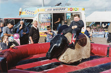 Carica l'immagine nel visualizzatore di Gallery, Frederik Rüegger I Am a Stranger in This Country