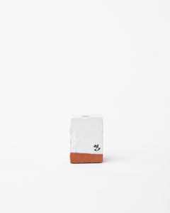 NIKO JUNE A Single Brick Candle S White