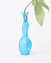 Carica l&#39;immagine nel visualizzatore di Gallery, NIKO JUNE Las Projects Vase Blue