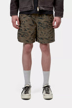 Carica l'immagine nel visualizzatore di Gallery, Carhartt WIP Travon Short Duck Feather Print, Cypress / Black
