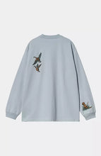 Carica l&#39;immagine nel visualizzatore di Gallery, Carhartt WIP L/S Ducks T-Shirt Misty Sky