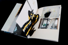 Carica l'immagine nel visualizzatore di Gallery, Sun 16 Zine Issue 07 - STAIN