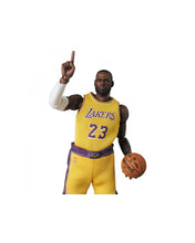 Carica l&#39;immagine nel visualizzatore di Gallery, Medicom Toy MAFEX Lebron James